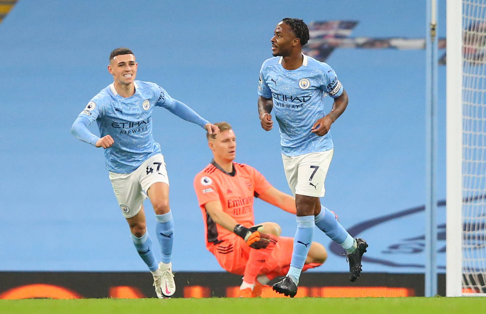 由戴维斯 由戴维斯