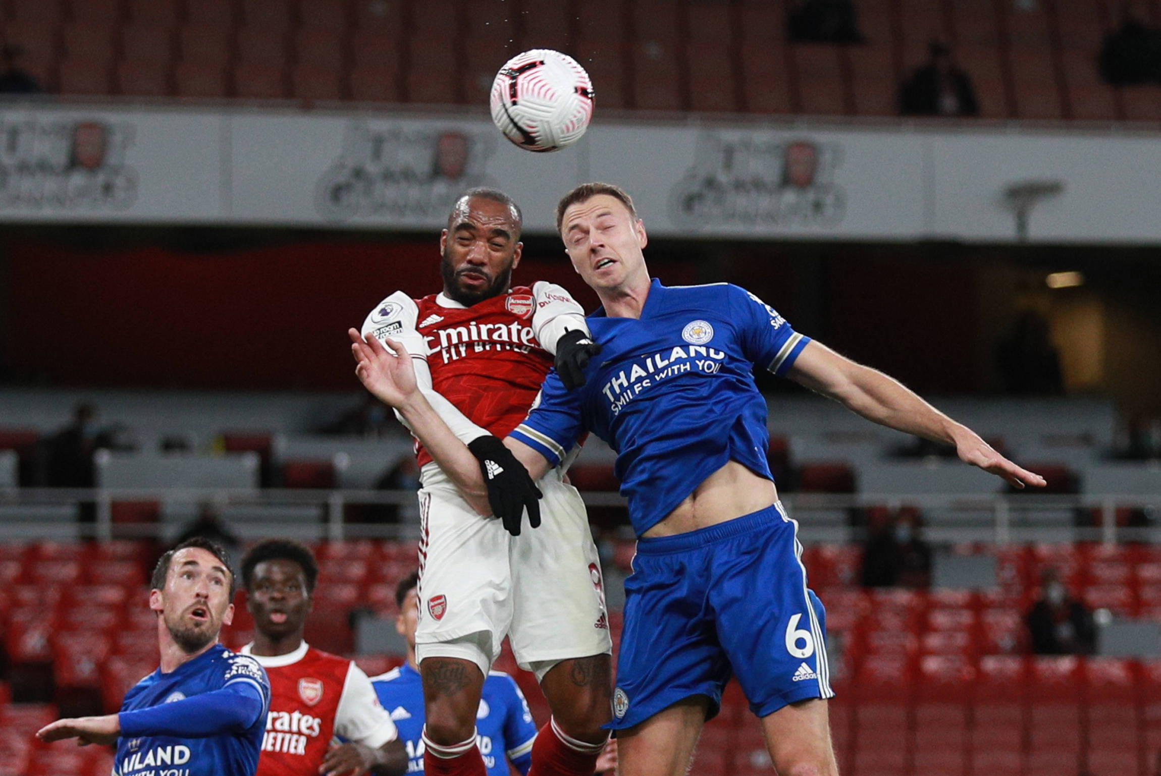 国际足坛屡 国际足坛屡